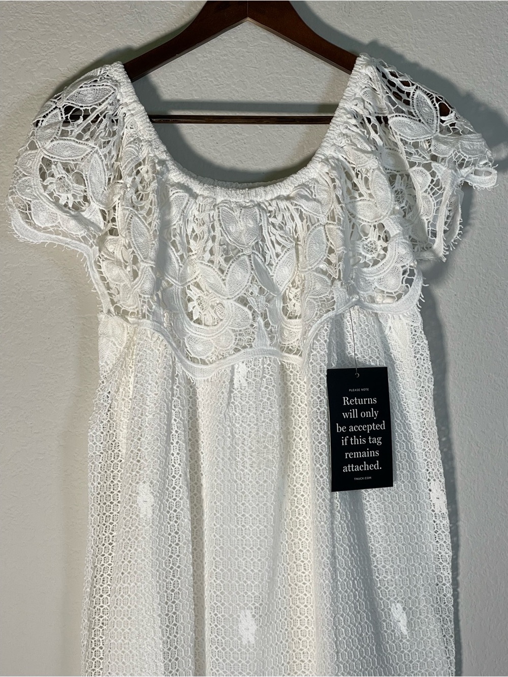 Tuckernuck Avalon Crochet Dress Womens XS White Lace Off-Shoulder NWT - Picture 12 of 15